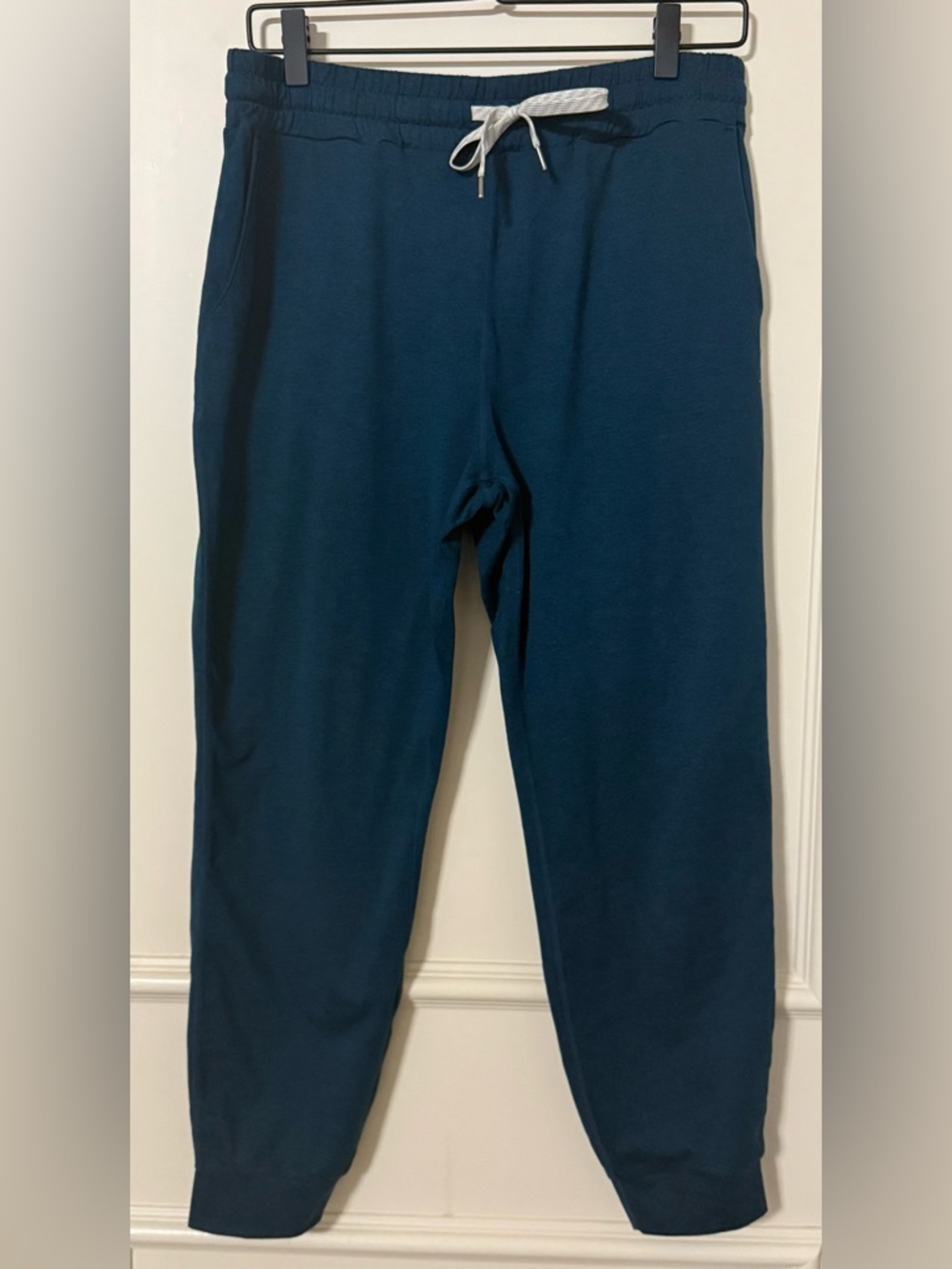 Vuori Dark Blue Drawstring Waist Performance Joggers Size Medium
